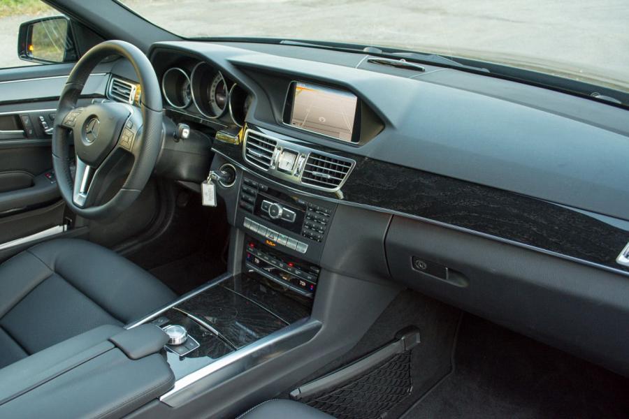 Интерьер Mercedes-Benz E250 BlueTec 2014 года  (фото 2 из 13)